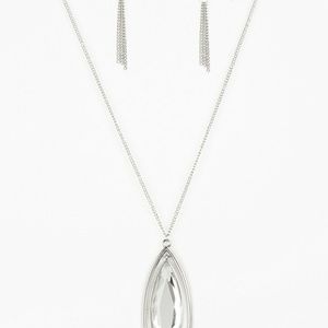 📌Necklace, coronation w- compliment earrings,